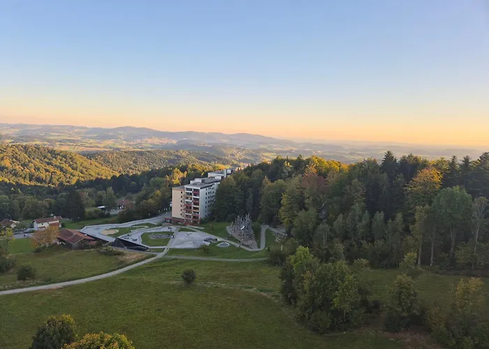 公寓 Hoamatblick Mit Panoramahallenbad 弗赖翁